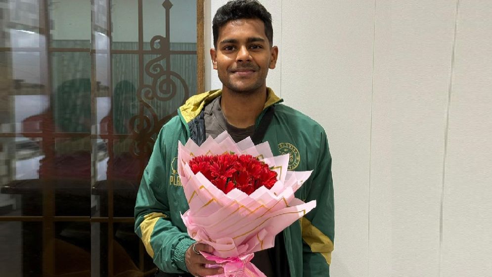 ঢাকায় নেমে লক্ষ্য জানালেন শমিত