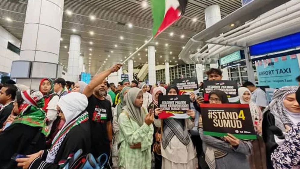 দেশে ফিরেছেন ফ্লোটিলা মিশনের ২৩ মালয়েশীয় কর্মী