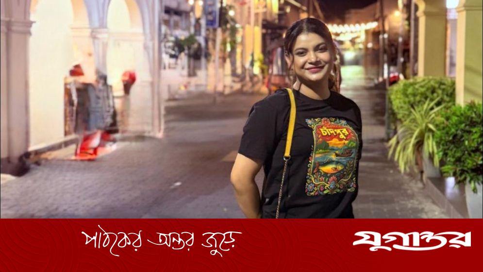 ছোট প্যান্ট পরে ছবি শেয়ার, ট্রলের শিকার শবনম ফারিয়া