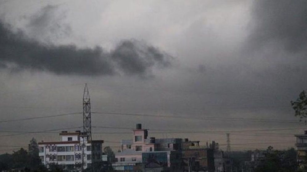 ঢাকার আকাশ মেঘলাসহ আজও বজ্রবৃষ্টির আভাস