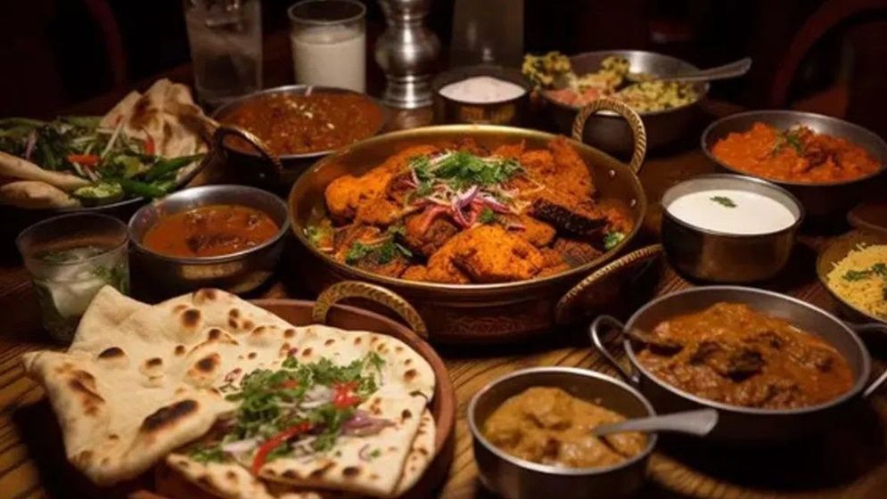 বেশি রাত করে খাবার খেলে যেসব বিপদ ঘটে শরীরে!