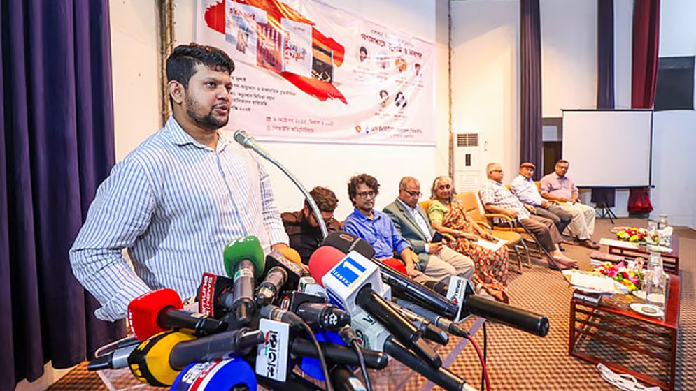 যেহেতু ফ্যাসিবাদের মিডিয়া বন্ধ করিনি, আমরা নতুন মিডিয়া দেব: উপদেষ্টা মাহফুজ