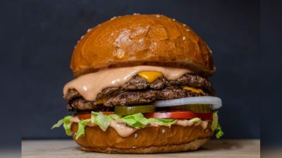 বিশ্বের সবচেয়ে দামী এই বার্গারের দাম সাড়ে ১৩ লাখ টাকা