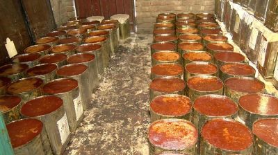 নিজেদের কারখানায় তৈরি গুড় শ্রমিকরাও খায় না