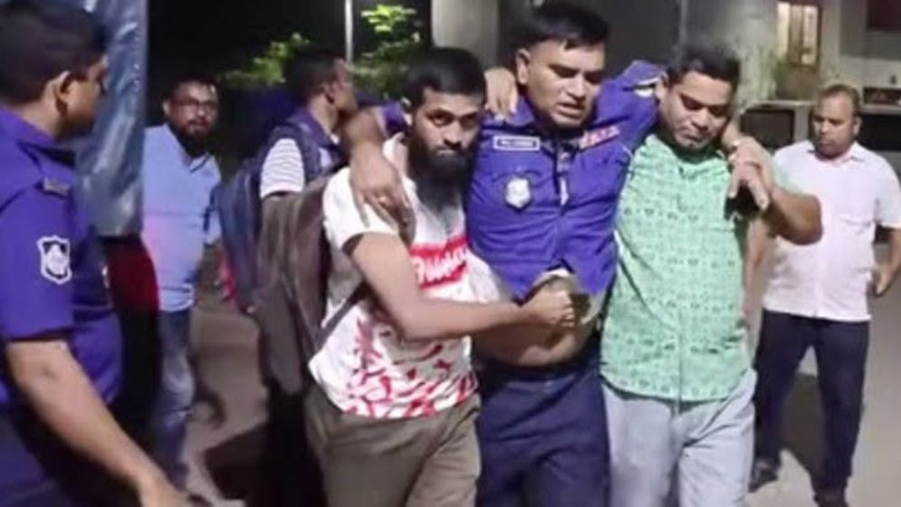 বাজার ইজারা নিয়ে বিএনপির দুগ্রুপে সংঘর্ষ, পাঁচ পুলিশসহ আহত ১০