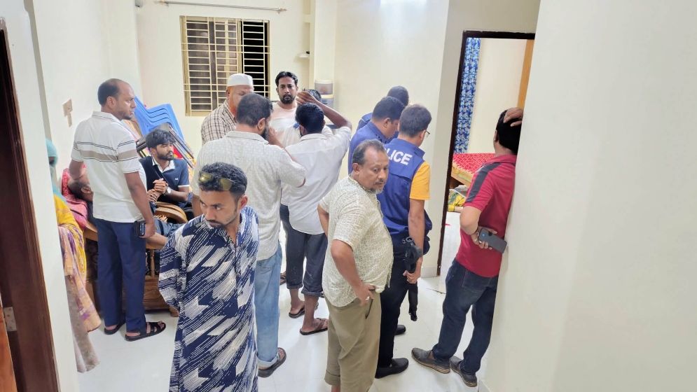 মা-মেয়েকে গলা কেটে হত্যা, ৩০ ভরি স্বর্ণালংকার লুট