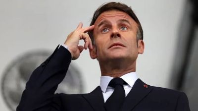 নজিরবিহীন সংকটে ফ্রান্স, একা হয়ে পড়ছেন ম্যাক্রোঁ