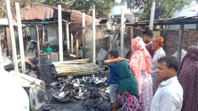 কুমিল্লায় বিয়েবাড়িতে আগুন