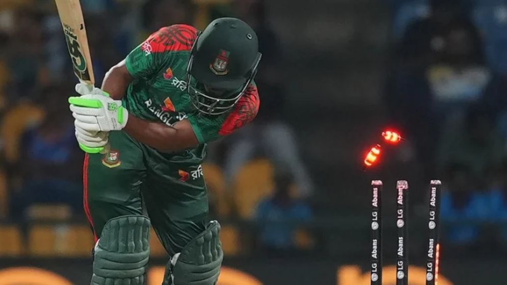 ১০ রানে শেষ ৫ উইকেট খুইয়ে লজ্জার হার বাংলাদেশের