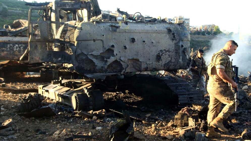 ইসরাইলি হামলায় লেবাননে ৩০০ যানবাহন ধ্বংস, প্রেসিডেন্টের নিন্দা