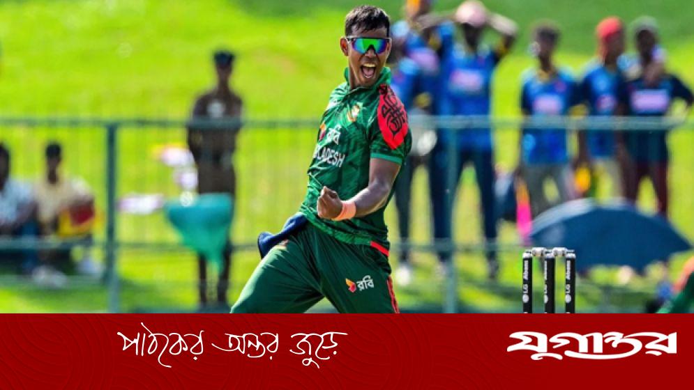 বোলিংয়ে এসেই তানভীরের সাফল্য