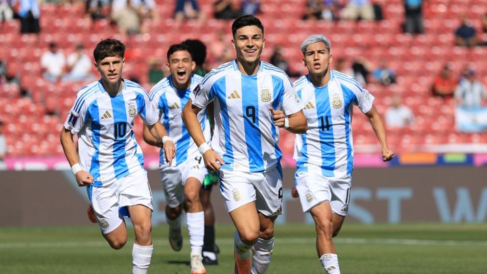 মেক্সিকোকে হারিয়ে বিশ্বকাপের সেমিফাইনালে আর্জেন্টিনা