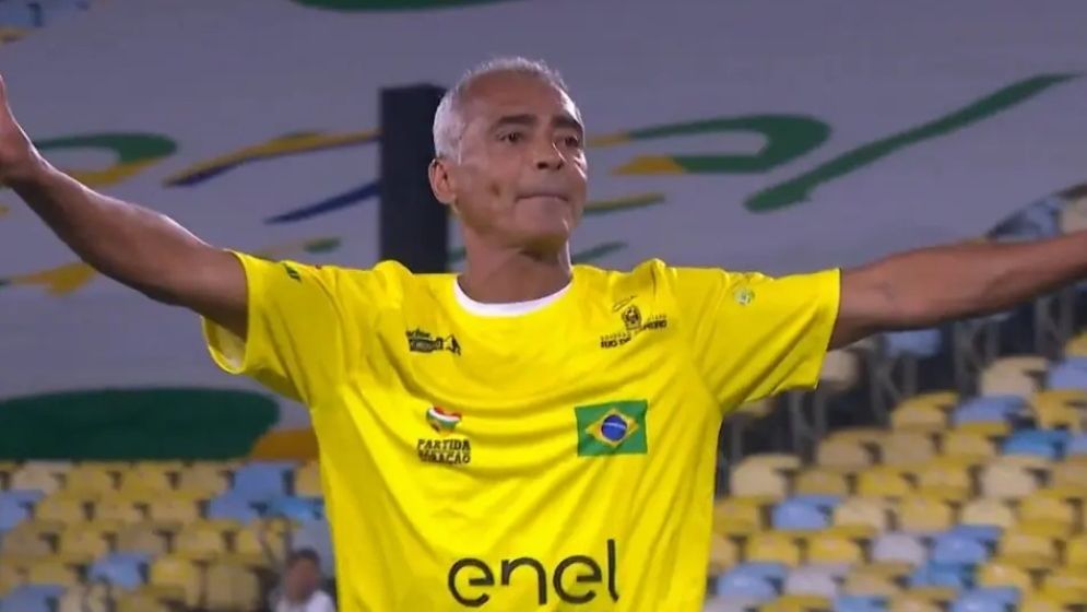 মারাকানায় হ্যাটট্রিক করে ’৯৪ বিশ্বকাপের স্মৃতি ফেরালেন রোমারিও