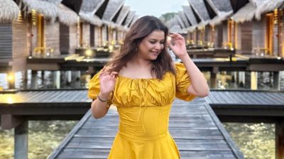 মালদ্বীপের বিচে শবনম ফারিয়া