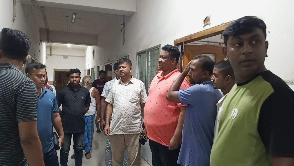 বিষাক্ত মদপানে প্রাণ গেল ৬ জনের