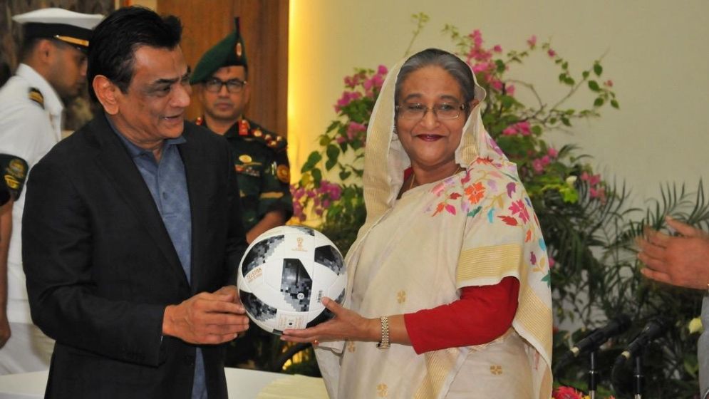দেশ ছেড়ে কোথায় যেতে চান সালাউদ্দিন