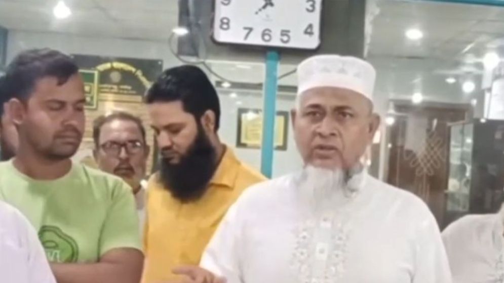 ইসলামী ব্যাংকের ‘অবৈধ’ কর্মকর্তাদের টেনেহিঁচড়ে বের করার  হুমকি জামায়াত নেতার