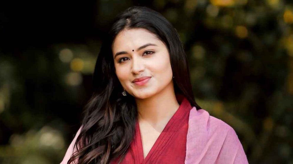 একসঙ্গে ২-৩টি পারফিউম ব্যবহার করলে যা হয়, জানালেন ফারিণ