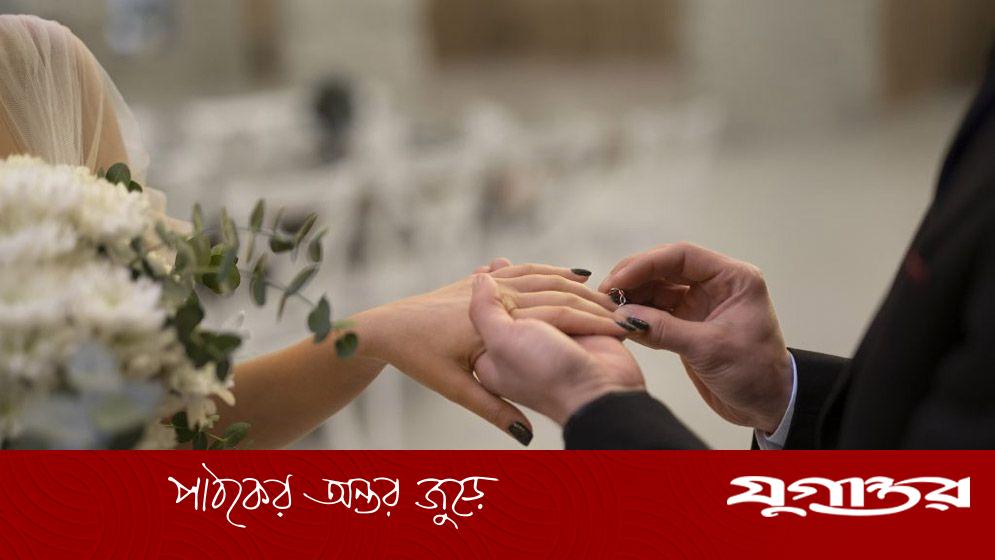 দেনমোহর পরিশোধ না করলে স্ত্রীর সঙ্গে থাকা জায়েজ?