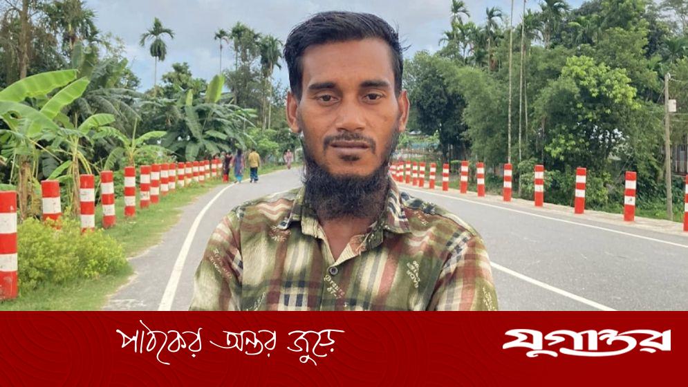 ‘নারী সদস্য ঘরে থাকা সত্ত্বেও তারা অনুমতি না নিয়ে ভেতরে ঢুকে যান’
