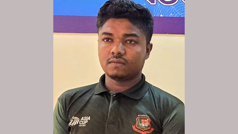 বন্ধুর সঙ্গে বেড়াতে আসা স্কুলছাত্রীকে বাসের মধ্যে শ্লীলতাহানি