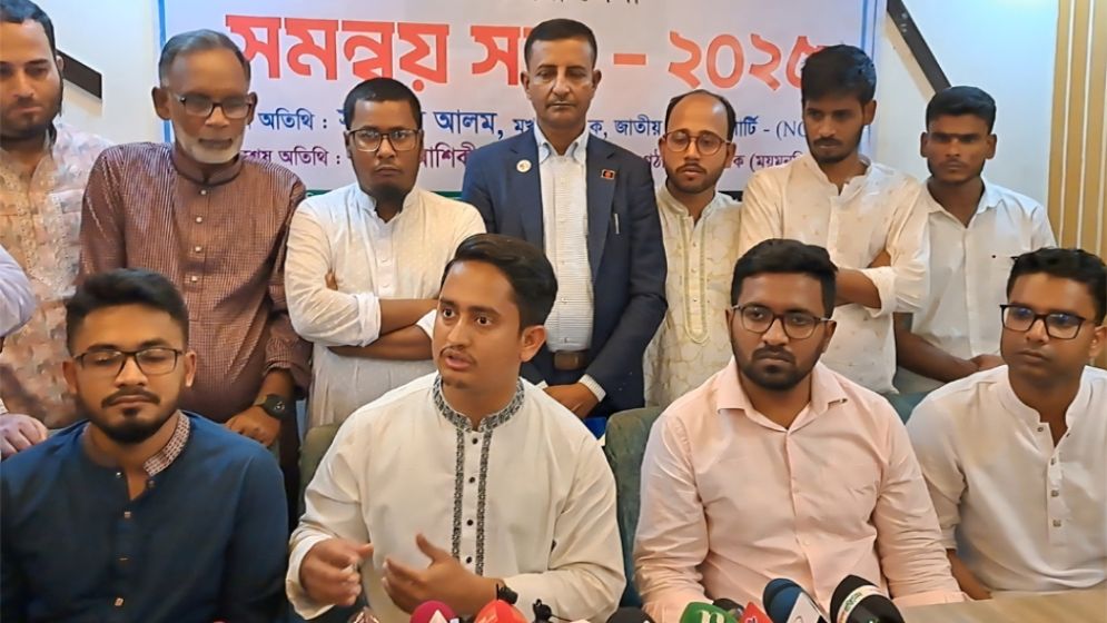 যেনতেন নির্বাচন দিয়ে ‘সেফ এক্সিট’ নিতে দেওয়া হবে না: সারজিস