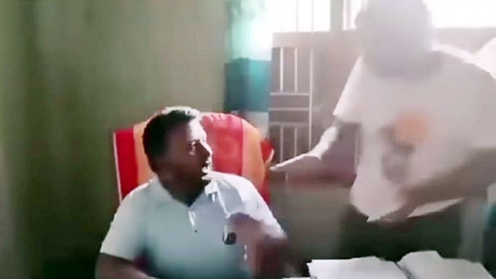 রাজশাহীতে শিক্ষক লাঞ্ছিতের ভিডিও ভাইরাল