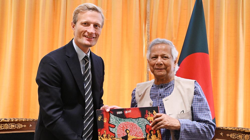 রোহিঙ্গা সংকট ও স্কুল ফিডিং কর্মসূচি নিয়ে প্রধান উপদেষ্টার সঙ্গে ডব্লিউএফপি প্রধানের বৈঠক