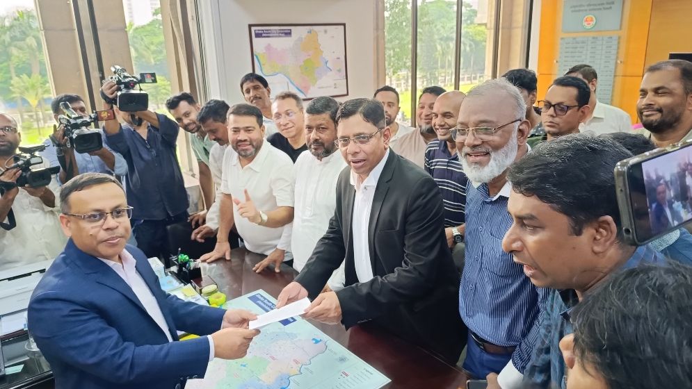 ‘জনগণ সরকারকে ট্যাক্স দেয়, বিনিময়ে সুবিধা পায় না’