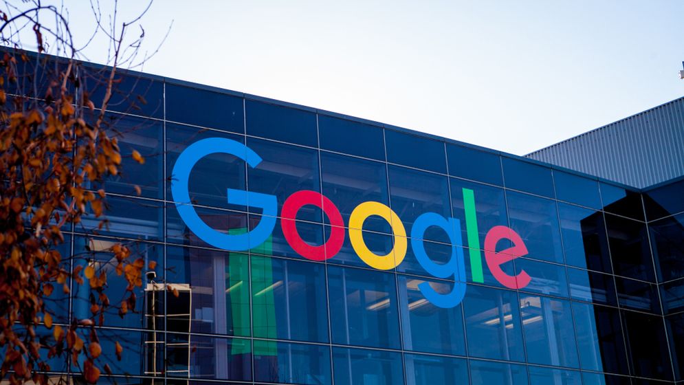 ভারতে ১৫ বিলিয়ন ডলার বিনিয়োগ করতে যাচ্ছে গুগল