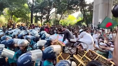 এমপিওভুক্ত শিক্ষকদের ‘মার্চ টু সচিবালয়’ আটকে দিল পুলিশ