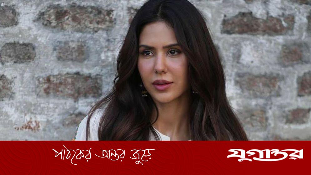 এমন দৃশ্যে অভিনয় করতে আমি ভয় পেতাম: সোনম