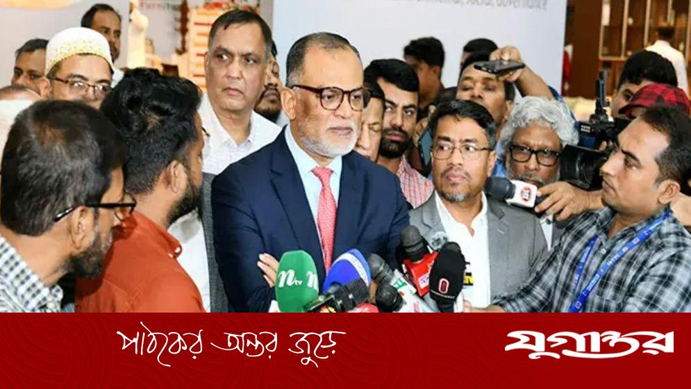 সরকার ভোজ্যতেলের দাম বাড়ায়নি: বাণিজ্য উপদেষ্টা