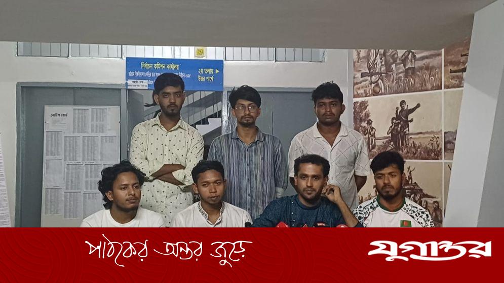 সরে দাঁড়ালেন এক ভিপি প্রার্থী