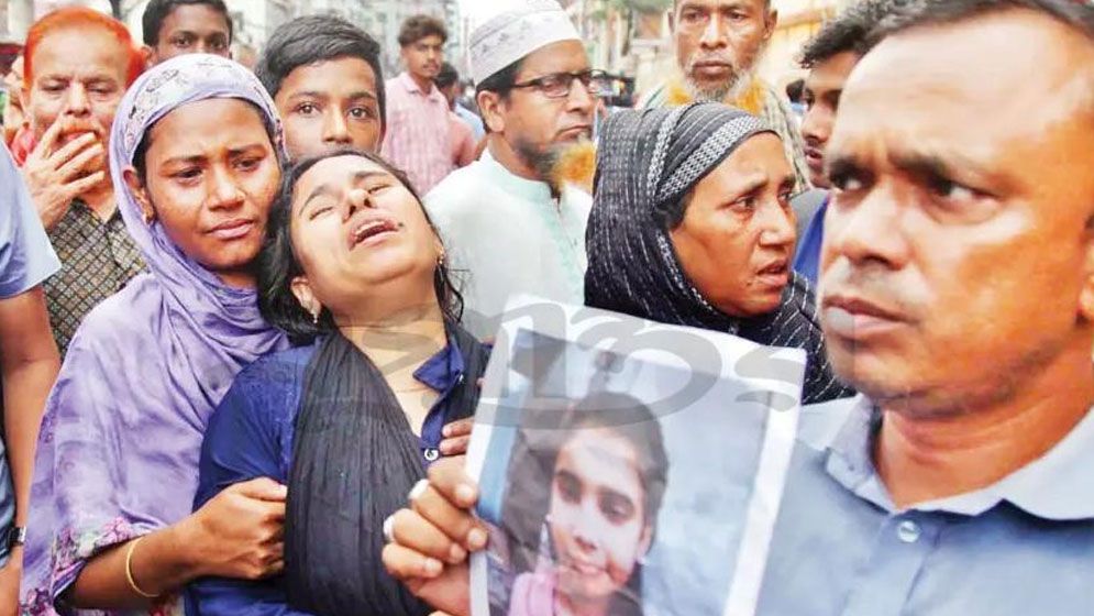 পুড়ে অঙ্গার ১৬ শ্রমিক