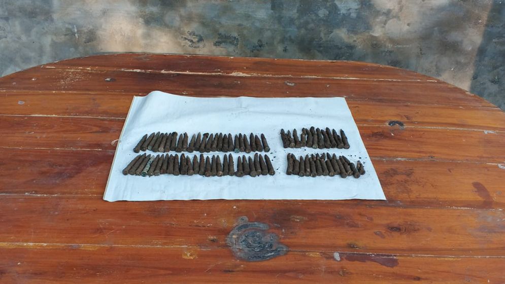 চুলা তৈরির সময় মাটি খুঁড়ে পাওয়া গেল ৭১ রাউন্ড গুলি