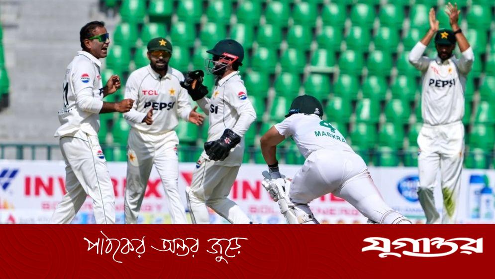 বিশ্বচ্যাম্পিয়ন দক্ষিণ আফ্রিকাকে ধসিয়ে দিয়ে জিতল পাকিস্তান