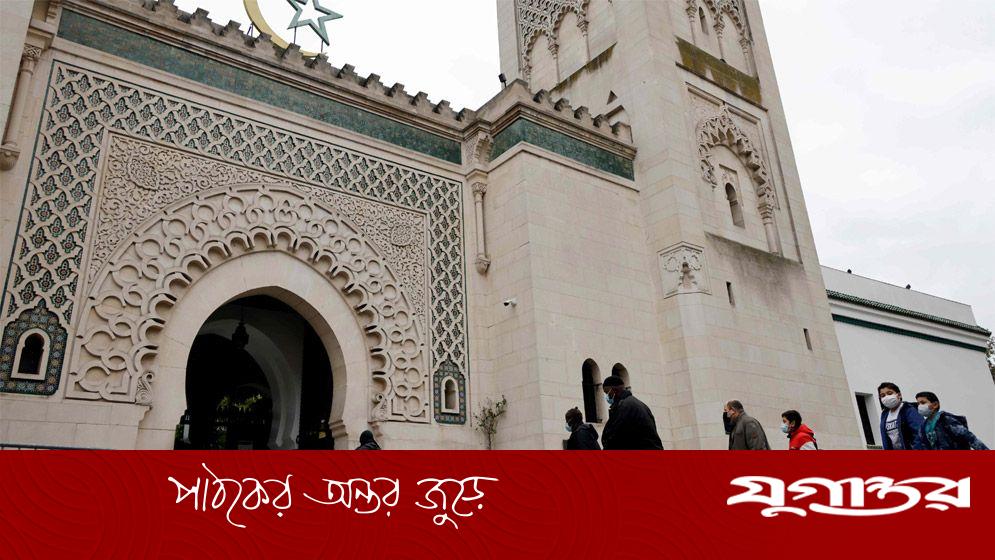 অমুসলিমদের কি মসজিদে প্রবেশ নিষেধ?