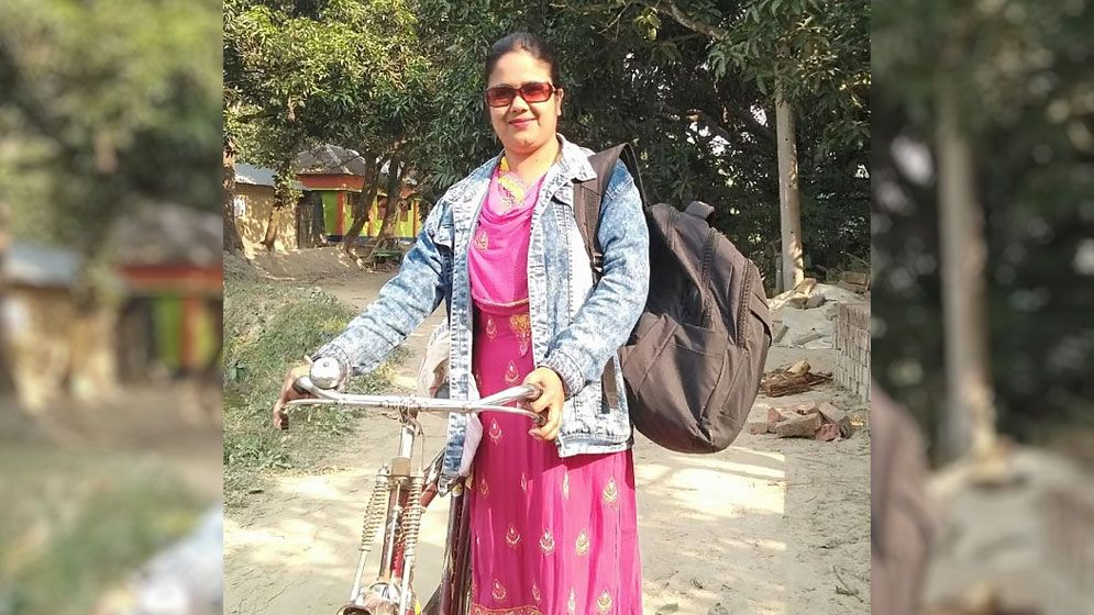 স্টেশনে কুড়িয়ে পাওয়া শিশু পরিনা এখন সফল উদ্যোক্তা