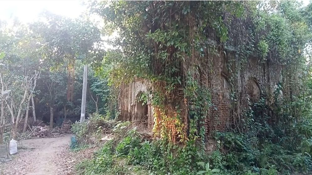 মনোহরগঞ্জে ৮০০ বছরের ঐতিহ্য ‘রাখাল রাজা’ স্মৃতিচিহ্ন