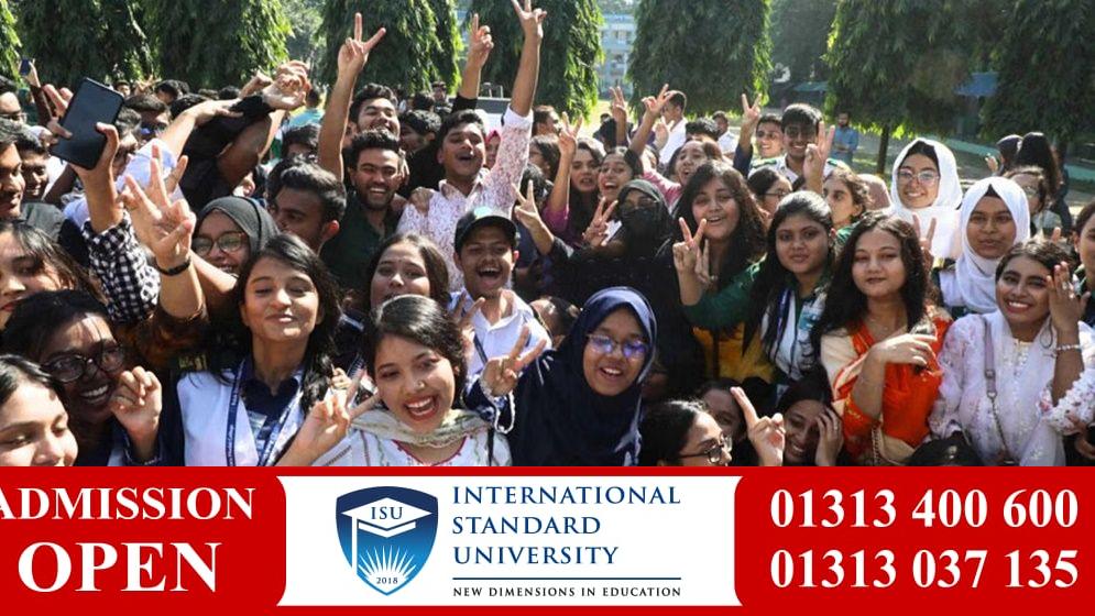 এইচএসসিতে ১৬ বছর ধরে পাশের হারে এগিয়ে মেয়েরা