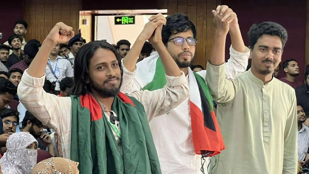 রাকসুতে ভিপি-এজিএসসহ ২৩ পদের ২০টিতেই জয়ী শিবিরের প্যানেল