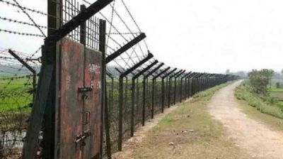 ভারতে পালানোর প্রস্তুতিকালে আ.লীগের দুই নেতা আটক