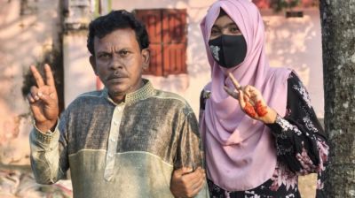 একসঙ্গে এইচএসসি পাশ করলেন বাবা-মেয়ে, এগিয়ে বাবা