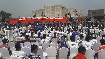 মঞ্চের সামনে থেকে জুলাই যোদ্ধাদের সরে যাওয়ার আহ্বান ডিএমপির