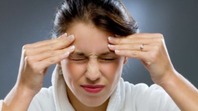 যেসব অভ্যাসে মাইগ্রেনের ব্যথা বাড়ে