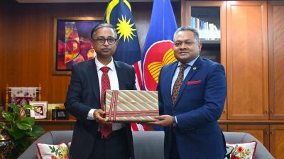 মালয়েশিয়ায় নবনিযুক্ত হাইকমিশনারের পরিচয়পত্র হস্তান্তর
