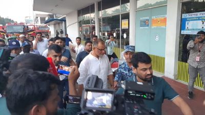 কার্গো ভিলেজ পরিদর্শন করলেন বিমান উপদেষ্টা