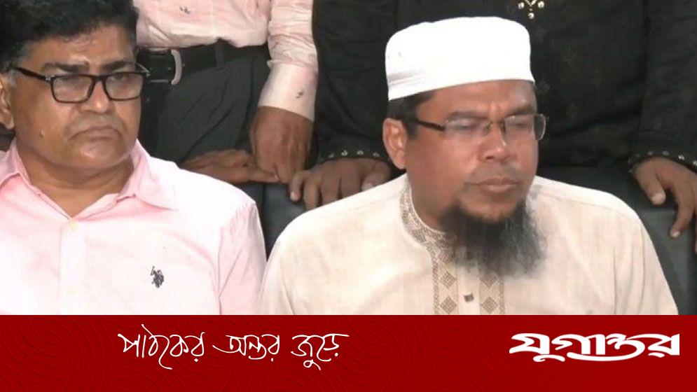 ‘আমলাদের অন্তরে কে বা কারা সিলমোহর মেরেছেন’