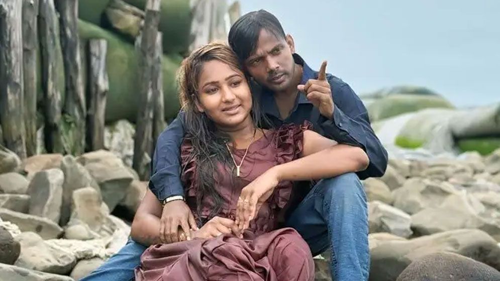 হিরো আলমের দুধ দিয়ে গোসল করা প্রসঙ্গে যা বললেন রিয়া মনি
